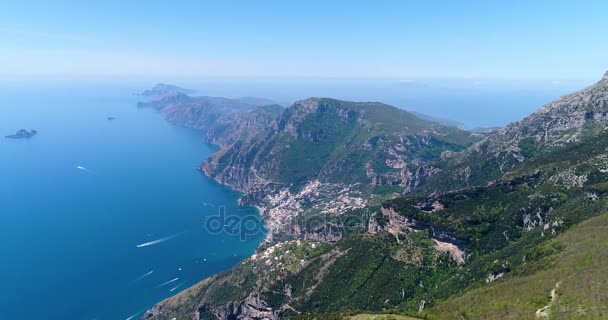 上方山由 Amalfy 海岸飞行 — 图库视频影像