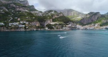 Amalfi, İtalya üzerinde güzel uçuş