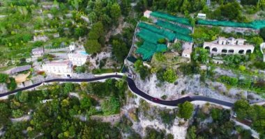 kırmızı spor Cabrio araba Amalfi coast için yapılan taşıma