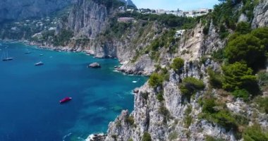 Capri Adası'nın havadan görünümü