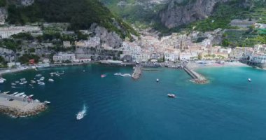 Amalfi, İtalya üzerinde güzel uçuş