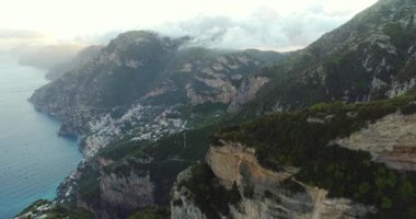amalfi coast İtalya yukarıda dağlarda uçuş