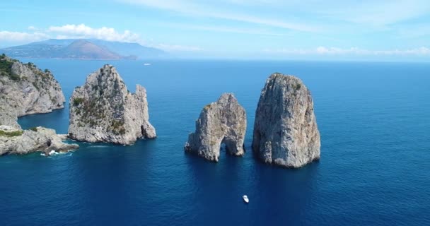 Luchtfoto van Capri eiland — Stockvideo