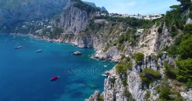Capri Adası'nın havadan görünümü
