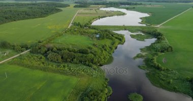 Kuş görünümü göz sabah nehirde