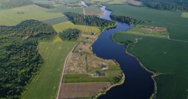 Kuş görünümü göz sabah nehirde