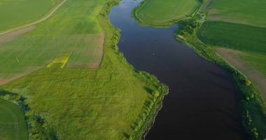 Kuş görünümü göz sabah nehirde
