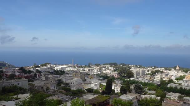 美丽的景色的阿纳卡普里镇在卡普里岛 — 图库视频影像