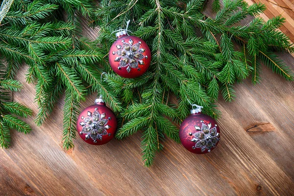 Abeto con juguetes de Navidad — Foto de Stock