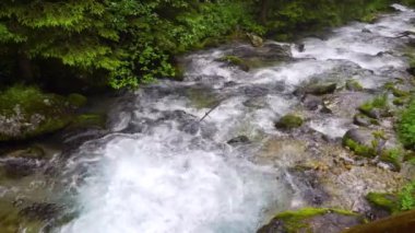 dağlarda güzel waterfals