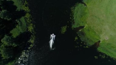 güzel göl teknenin havadan görünümü