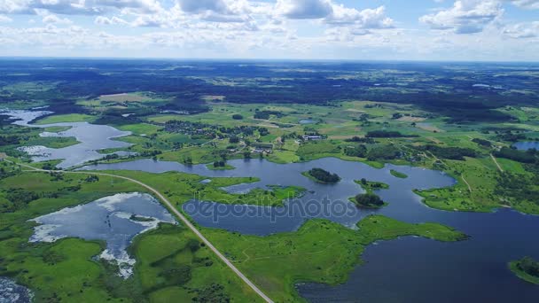 survol des lacs et des prairies 