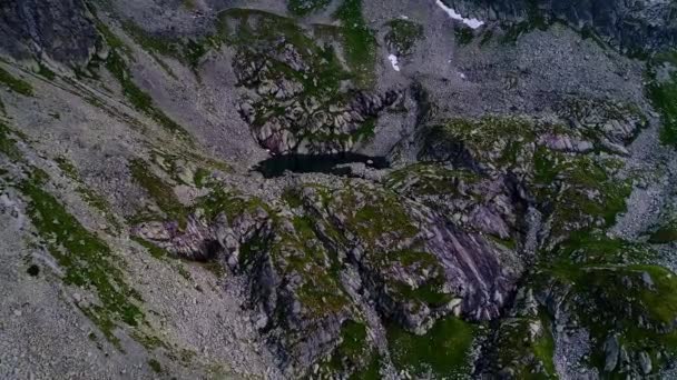 Vuelo en las montañas de Tatry cerca de Zakopane — Vídeo de stock