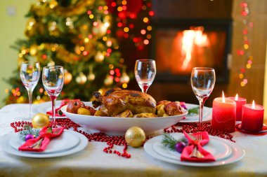 Noel yemeğinde tavuk 