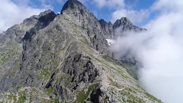 Penerbangan di pegunungan Tatras — Stok Video