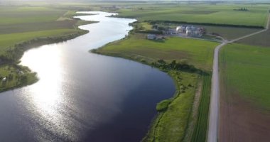 Kuş görünümü göz sabah nehirde