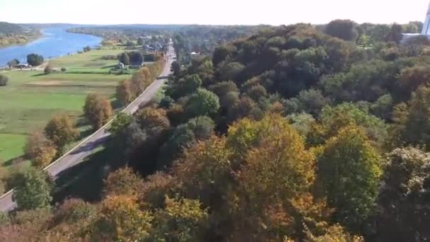 Repülés során őszi park — Stock videók