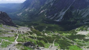 Dağlar manzara havadan görünümü