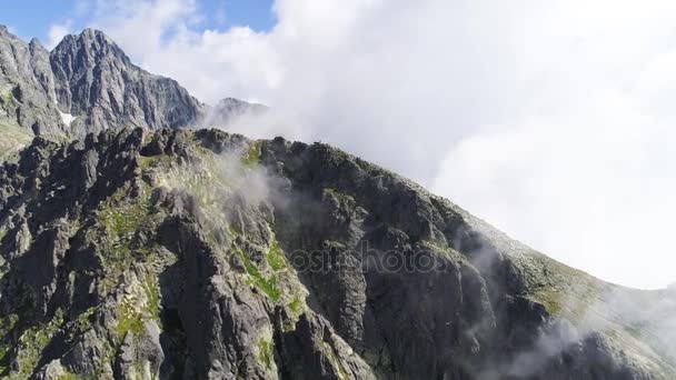 Voo nas montanhas Tatras — Vídeo de Stock