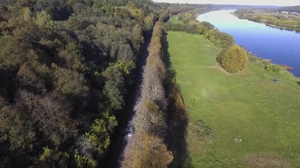 Beau paysage fluvial. Vue aérienne — Video