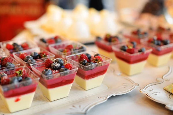 Berry mousse in cups — Stock Photo, Image