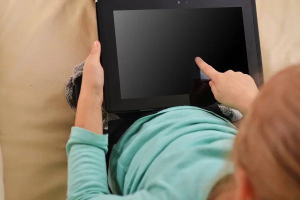 Girl using digital tablet — Stock Photo, Image