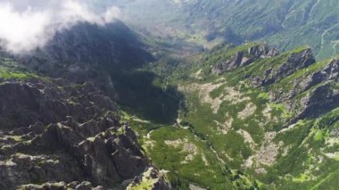 Tatras dağlarda uçuş