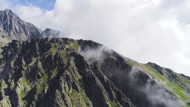 Vuelo en las montañas Tatras — Vídeos de Stock