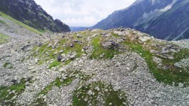 Dağlar manzara havadan görünümü