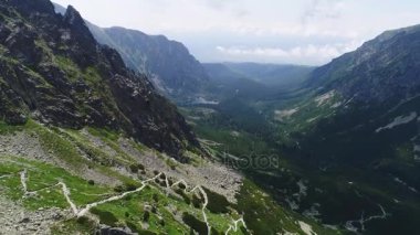 Dağlar manzara havadan görünümü