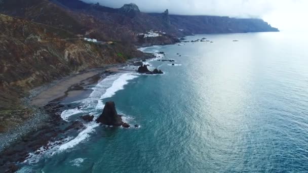 Vlucht over kust in Tenerife — Stockvideo