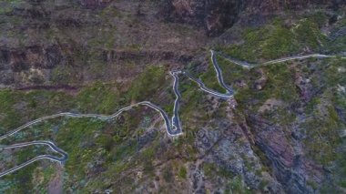 yol Masca gorge yakınındaki sarma havadan görünümü