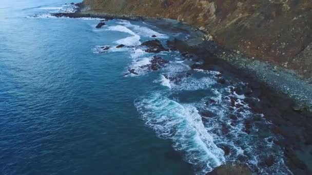 Flug über die Küste von Teneriffa — Stockvideo