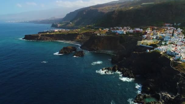 Flug über die Küste von Teneriffa — Stockvideo