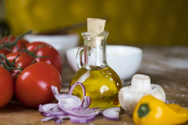 Légumes Frais Huile Olive Sur Table Bois — Photo