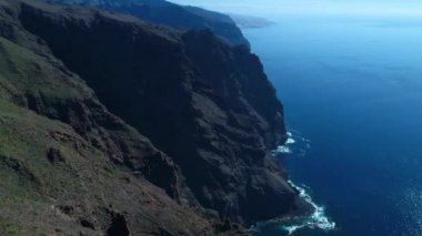 drone uçuş yüksek dağlar üzerinde