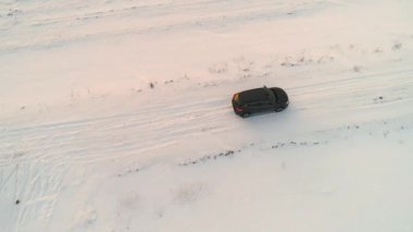 Kış filds hareketli araba