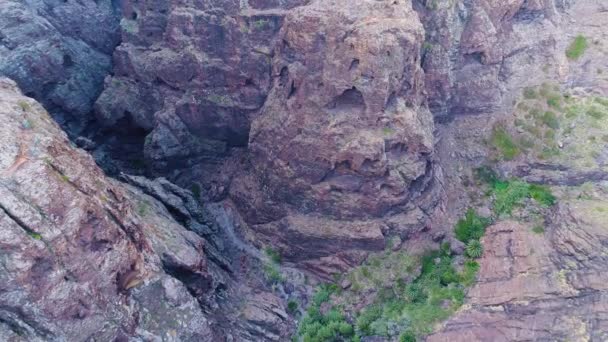 Deepg gorge i bergen på Kreta — Stockvideo
