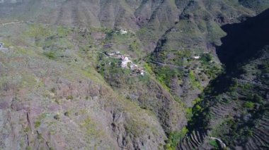 drone uçuş yüksek dağlar üzerinde