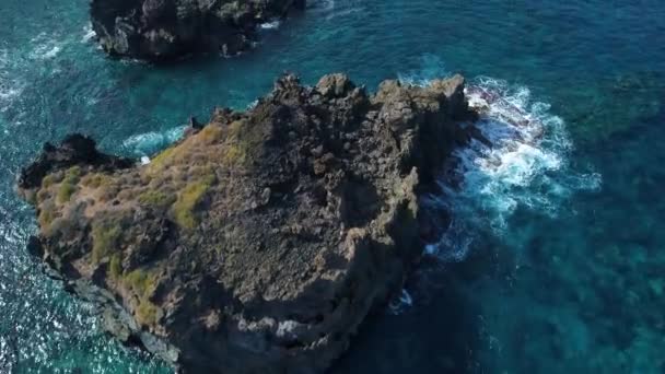 Полет над побережьем на Тенерифе — стоковое видео