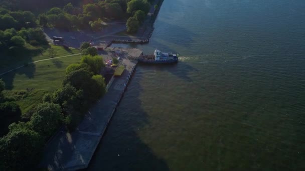 Vuelo sobre puerto de la ciudad — Vídeos de Stock