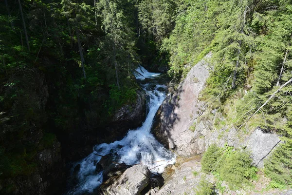 Water stream on slopes — Stock Photo, Image