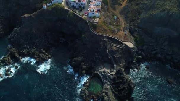 Voo sobre a costa em Tenerife — Vídeo de Stock