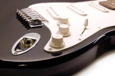 Modern elektrikli altı dize gitar siyah renk closeup parçası