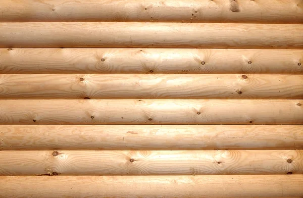 Fond de rondins de bois taillés horizontaux — Photo