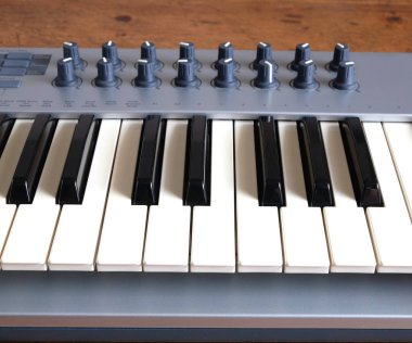 Synthesizer piyano roll Önden Görünümü Kapat