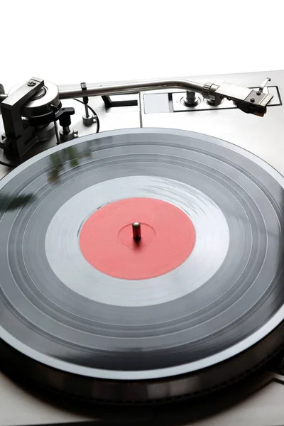 シルバー ケース赤ラベルが白い背景で隔離のビニール レコードのターン テーブル。ページのトップへ — ストック写真