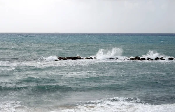 Landscape Sea Waves Splashes White Foam Fly Upward Summer Day — Stock Photo, Image