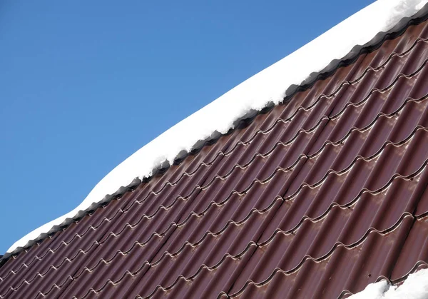 Side Country House Roof Brown Metal Tile Snow Heap Sunny — Stock Photo, Image