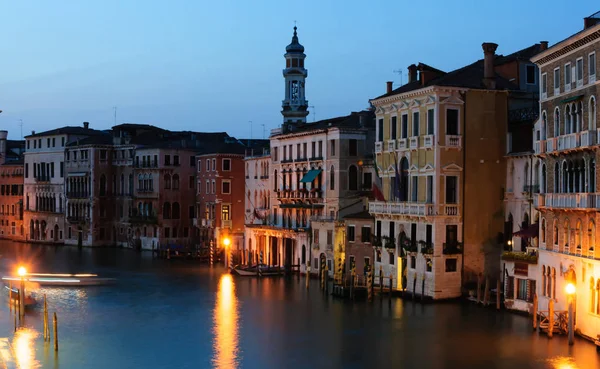 Krásný výhled Venezia v noci, Benátky, Itálie — Stock fotografie